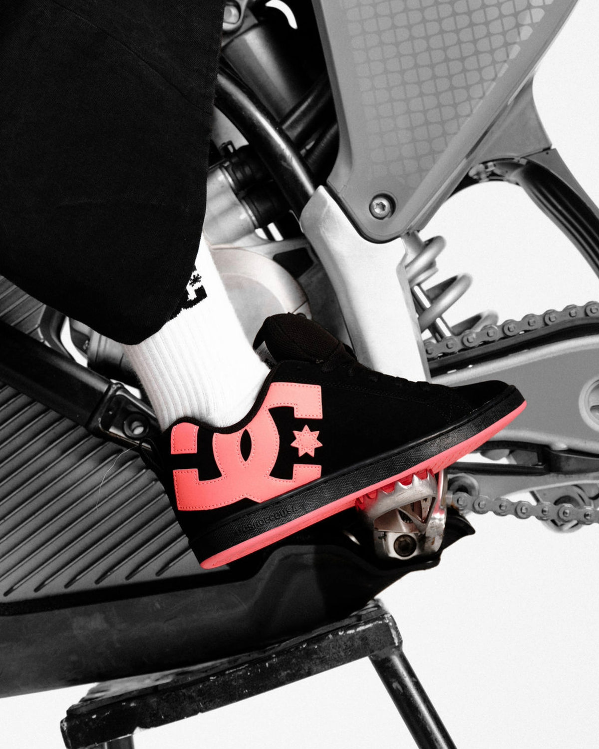 Court Graffik Sneakers