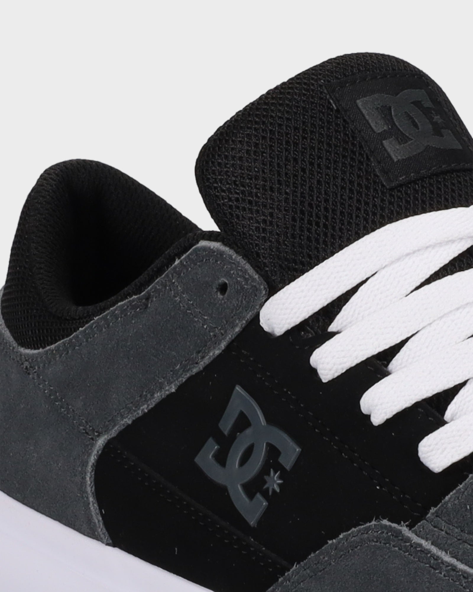 Mens Onyx S WM Skate Shoes