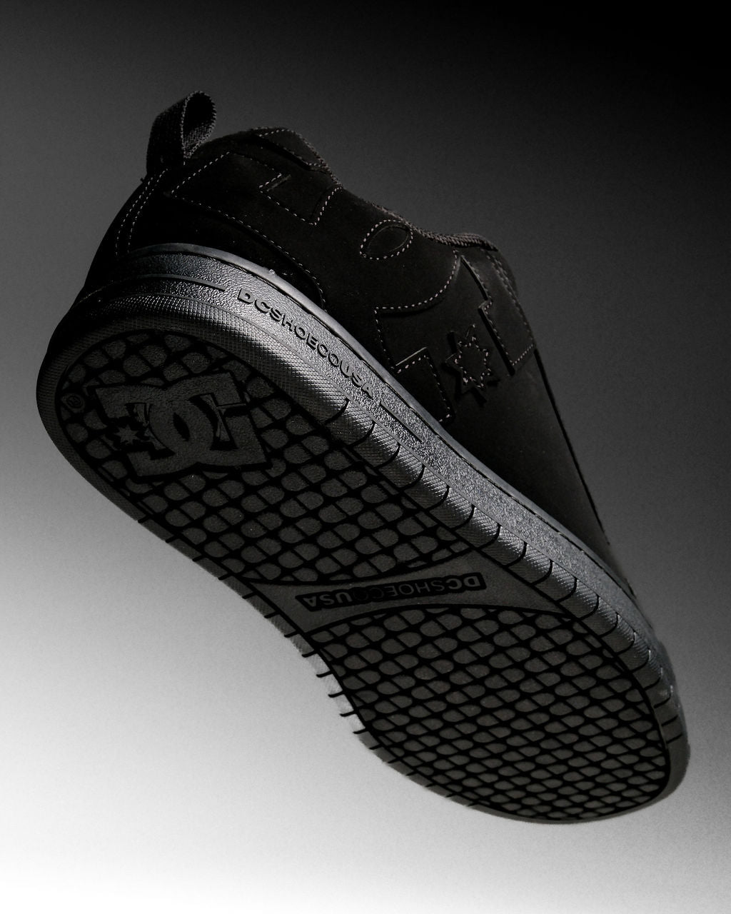 Mens Court Graffik Sneakers