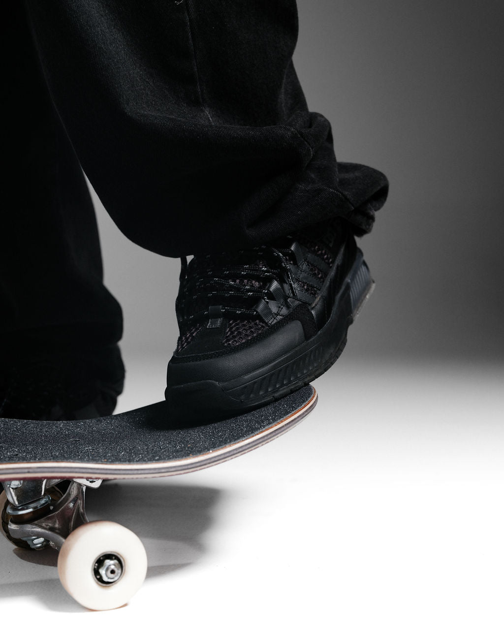 Mens Lucien Shoes - BLACK/BLACK/BLUE / 6 | DC Shoes