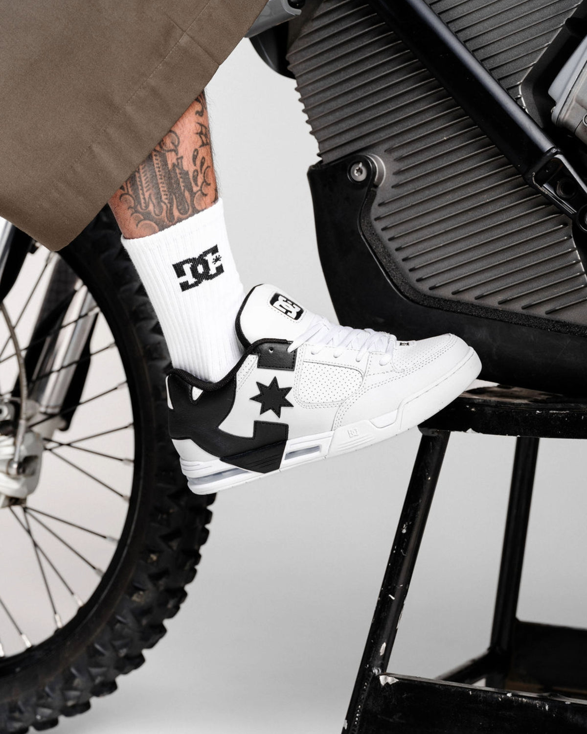 Mens Dc Commad Skate Shoes